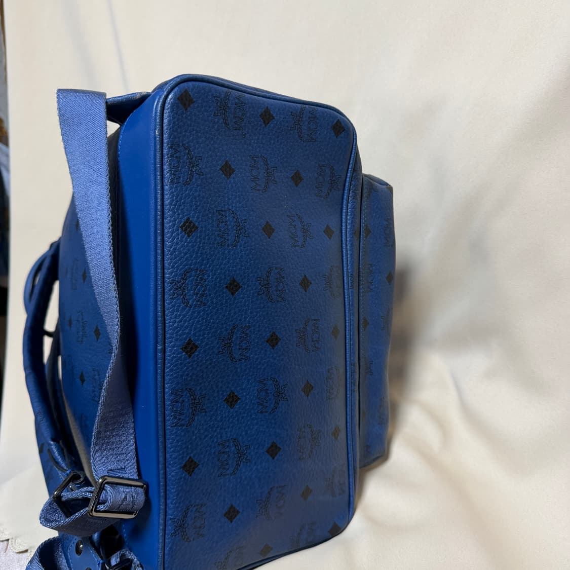 MCM 블루 스터드 백팩 상품이미지4