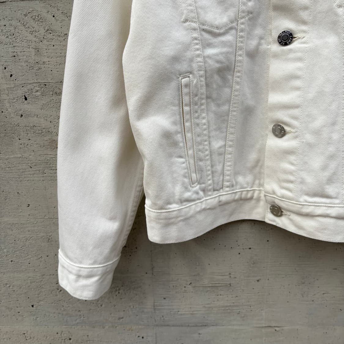 헬무트랭 스퀘어 숄더 자켓 화이트 상품이미지5