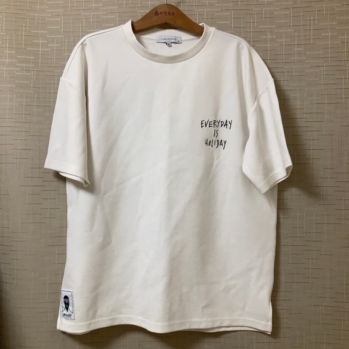 리버클래시 화이트 아트웍 반팔 티셔츠 상품이미지3