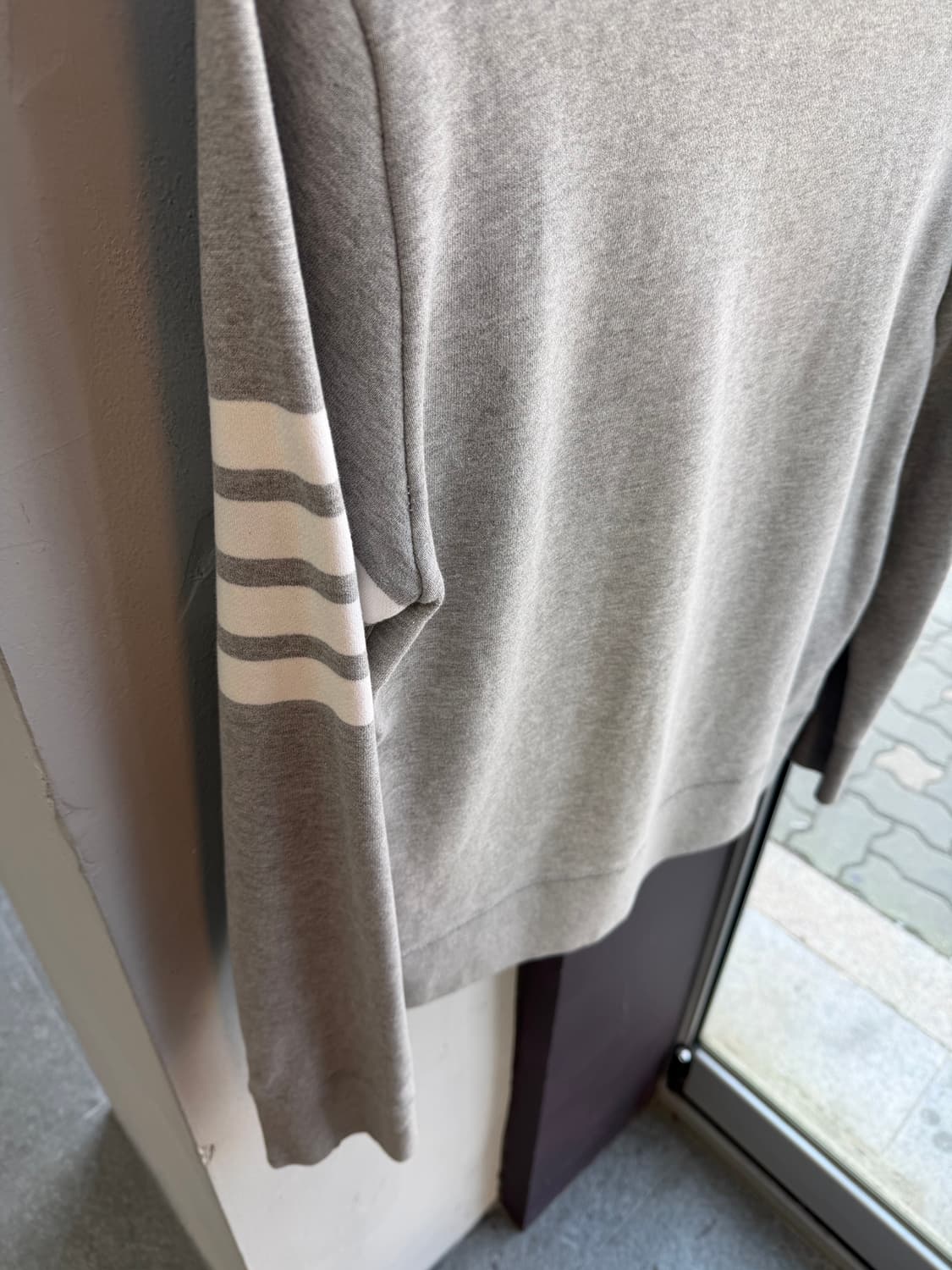 95~97/ 톰브라운 사선완장 그레이 맨투맨 상품이미지8