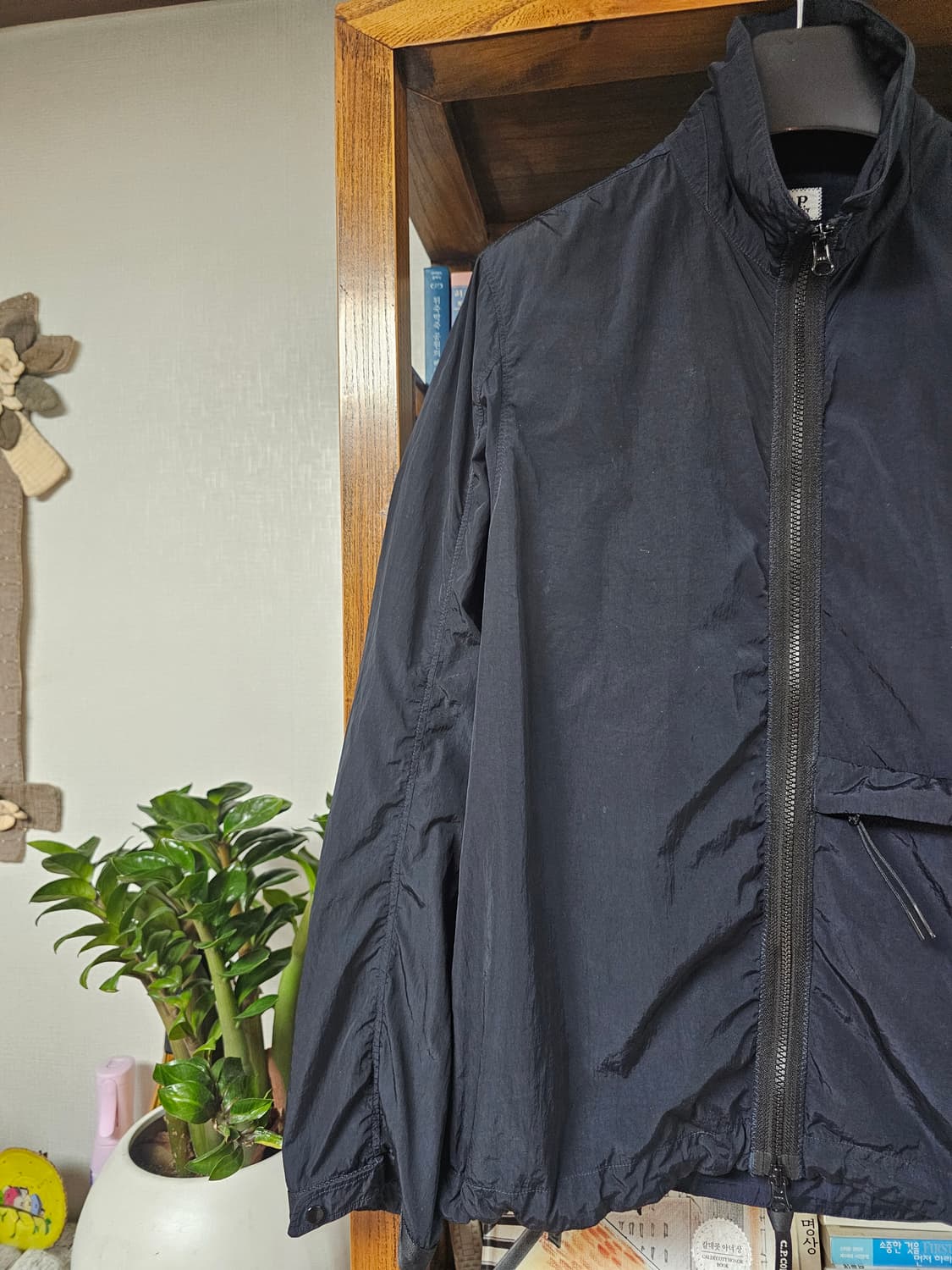 씨피컴퍼니 짙은 네이비 나일론 자켓 팔아요 95 s cp 바람막이 상품이미지4