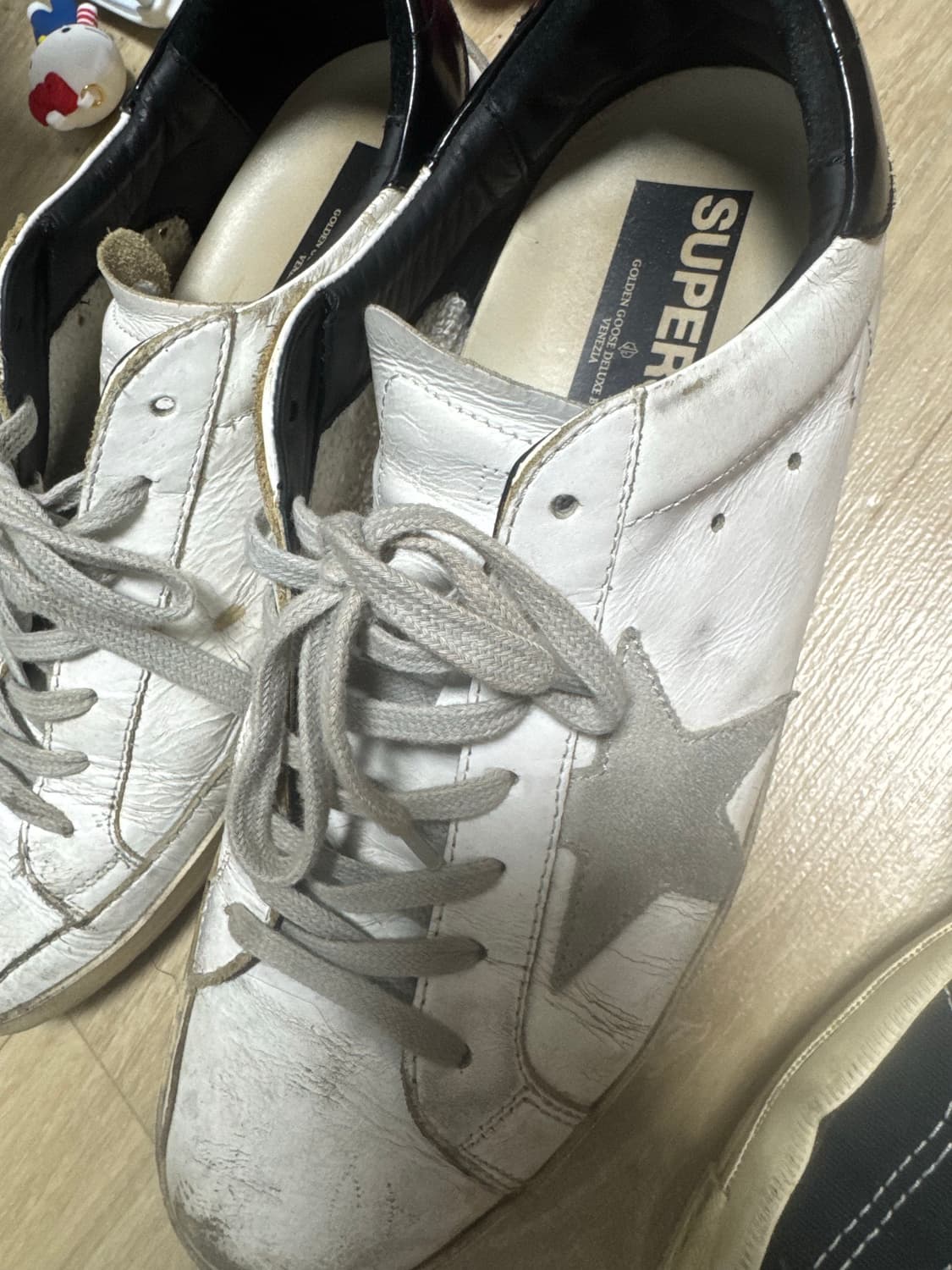 골든구스 슈퍼스타 화이트 블랙탭 스니커즈 265mm 상품이미지1