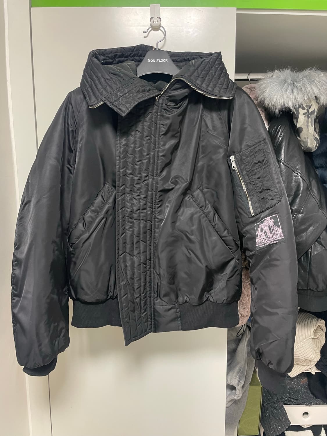 비엑세스 N-2B 패딩 M 상품이미지2