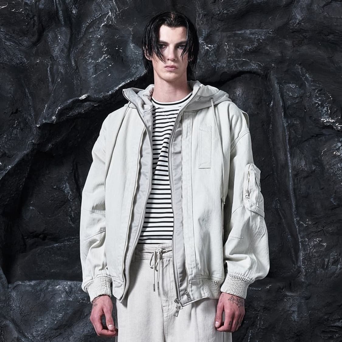 송지오옴므 시그니처 크림진 후드 MA-1 점퍼 상품이미지1