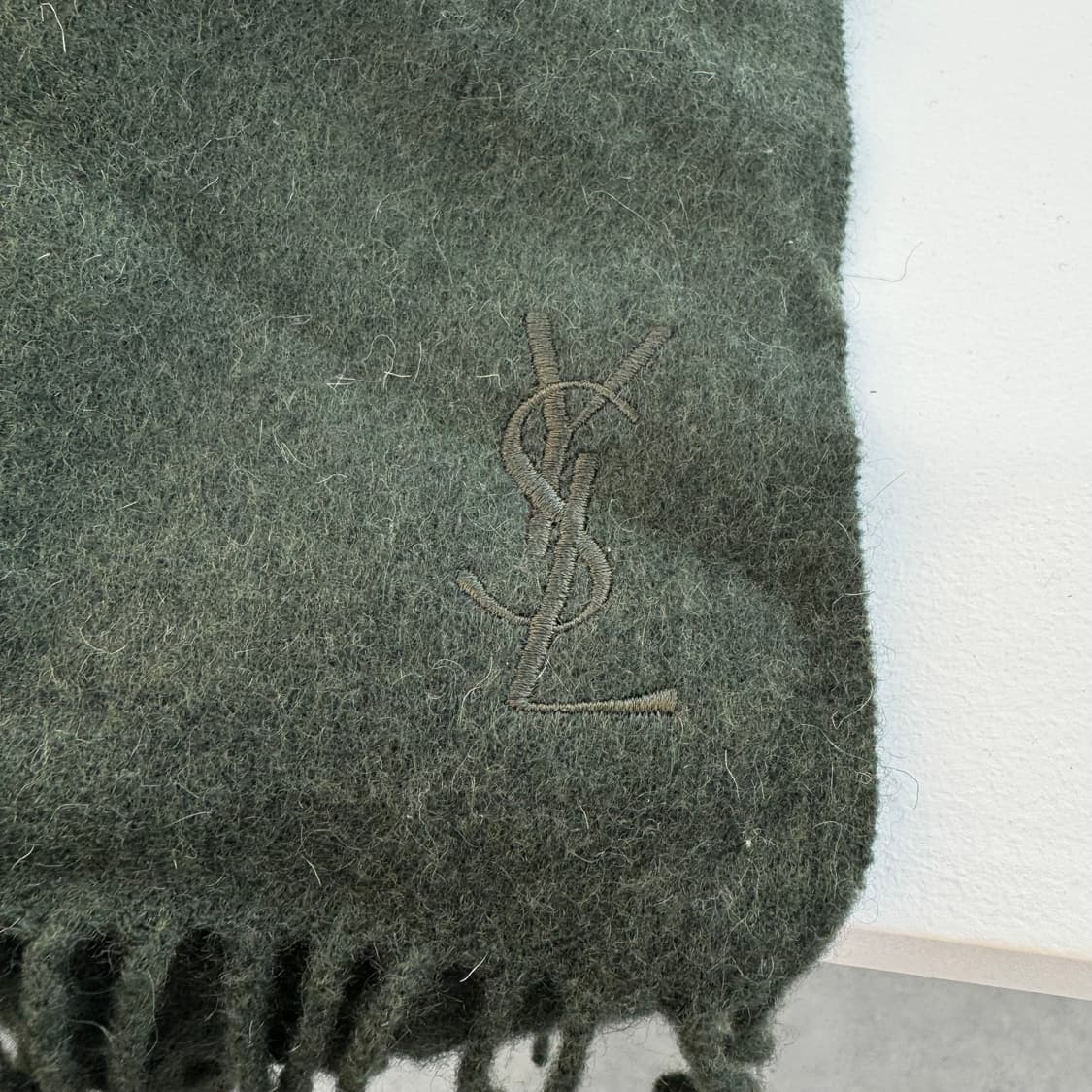 입생로랑 머플러 상품이미지3