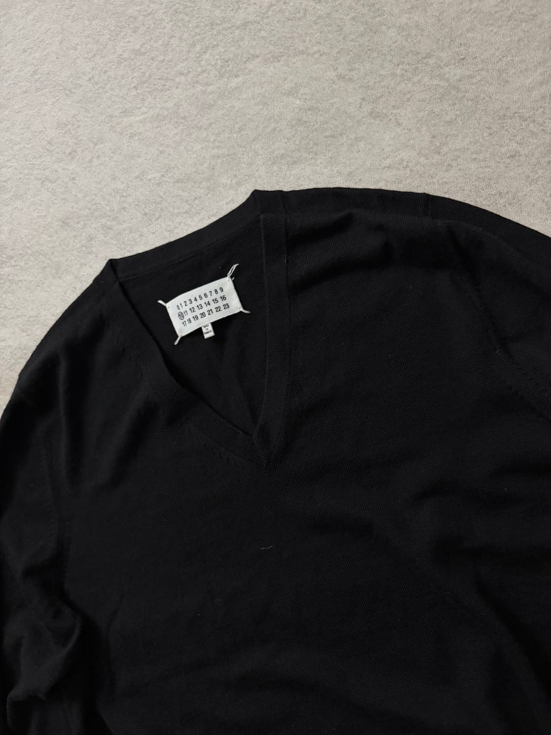 마르지엘라 스티치 브이넥 니트 상품이미지3