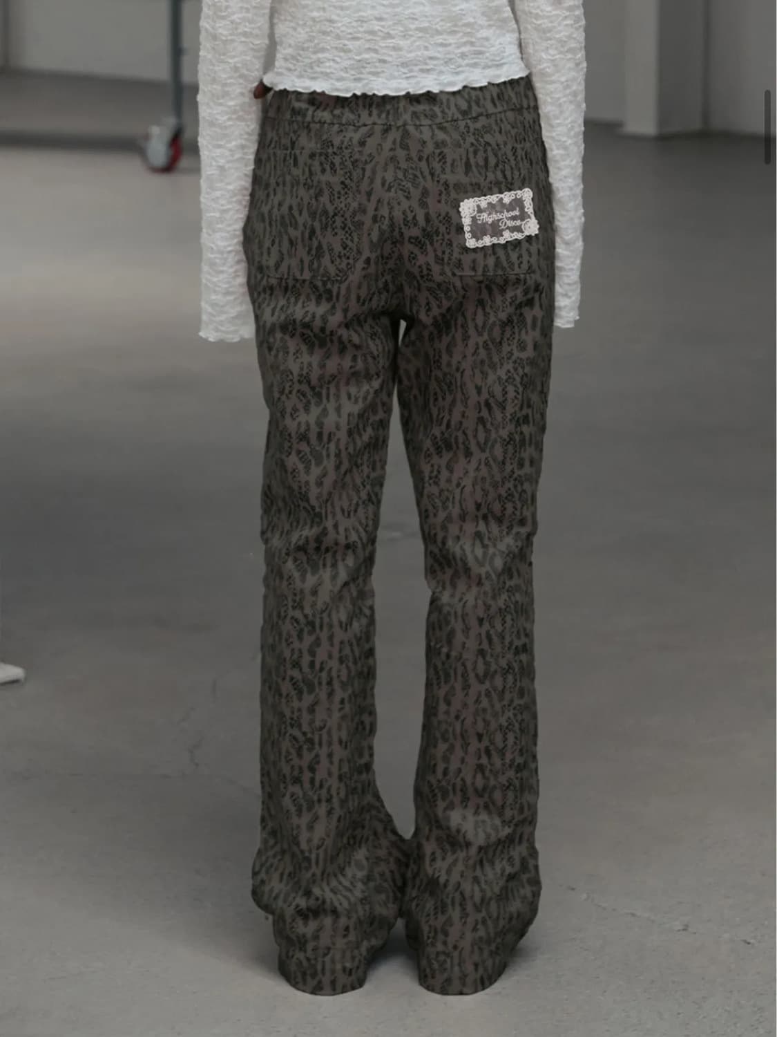 하이스쿨디스코 스네이크 코팅 부츠컷 팬츠_카키 상품이미지2