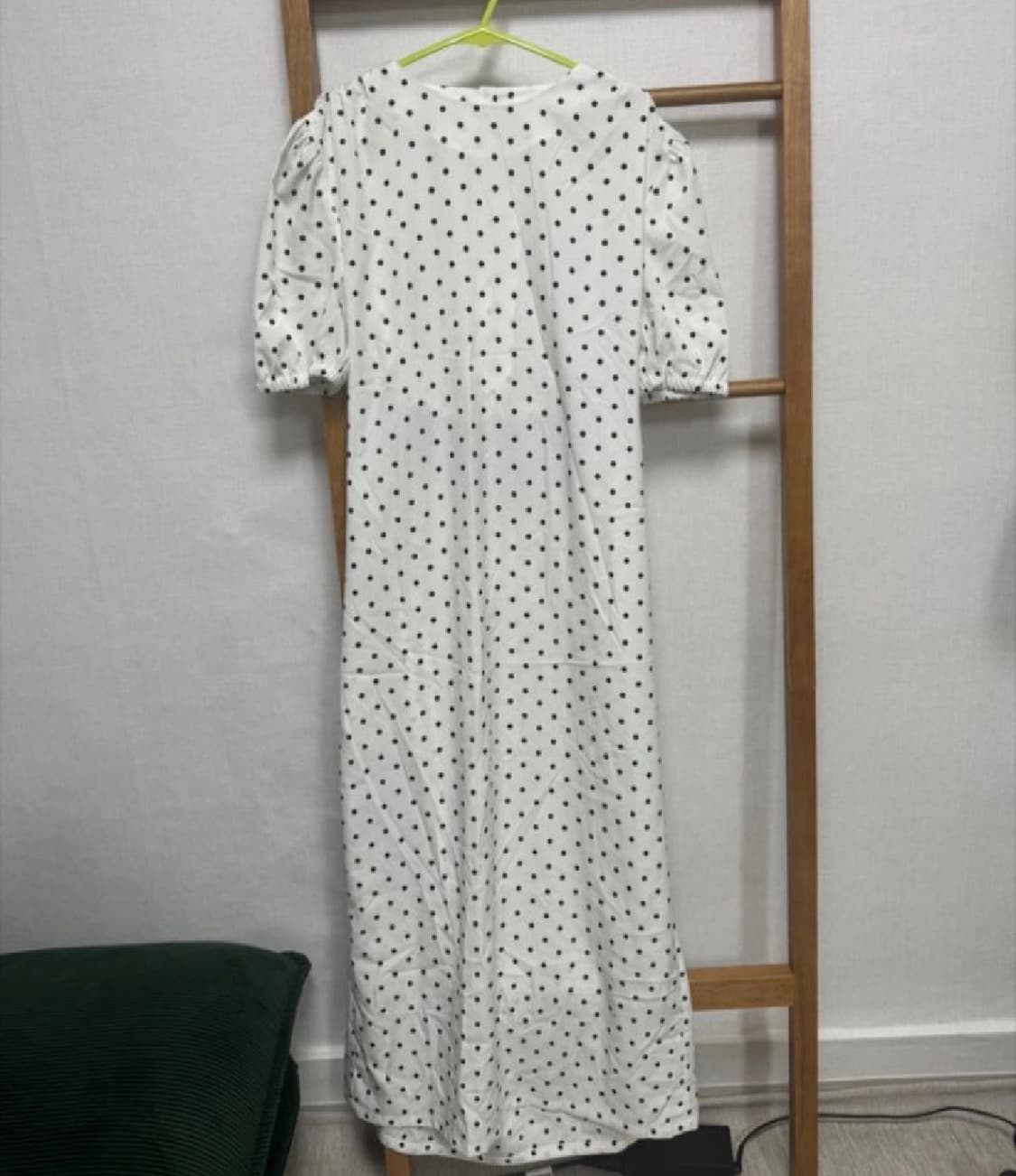 필로컬리 백슬릿 꽃단추 도트 롱 원피스 Free 상품이미지6