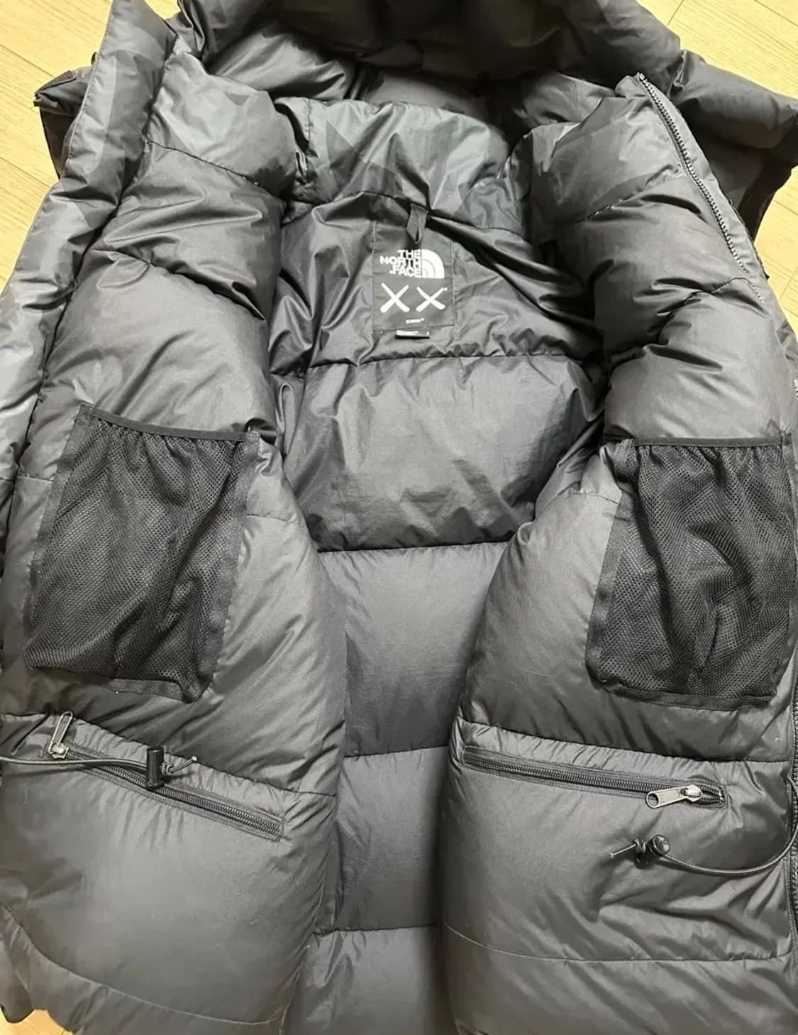 노스페이스 x 카우스 눕시 700 패딩 카모 상품이미지4