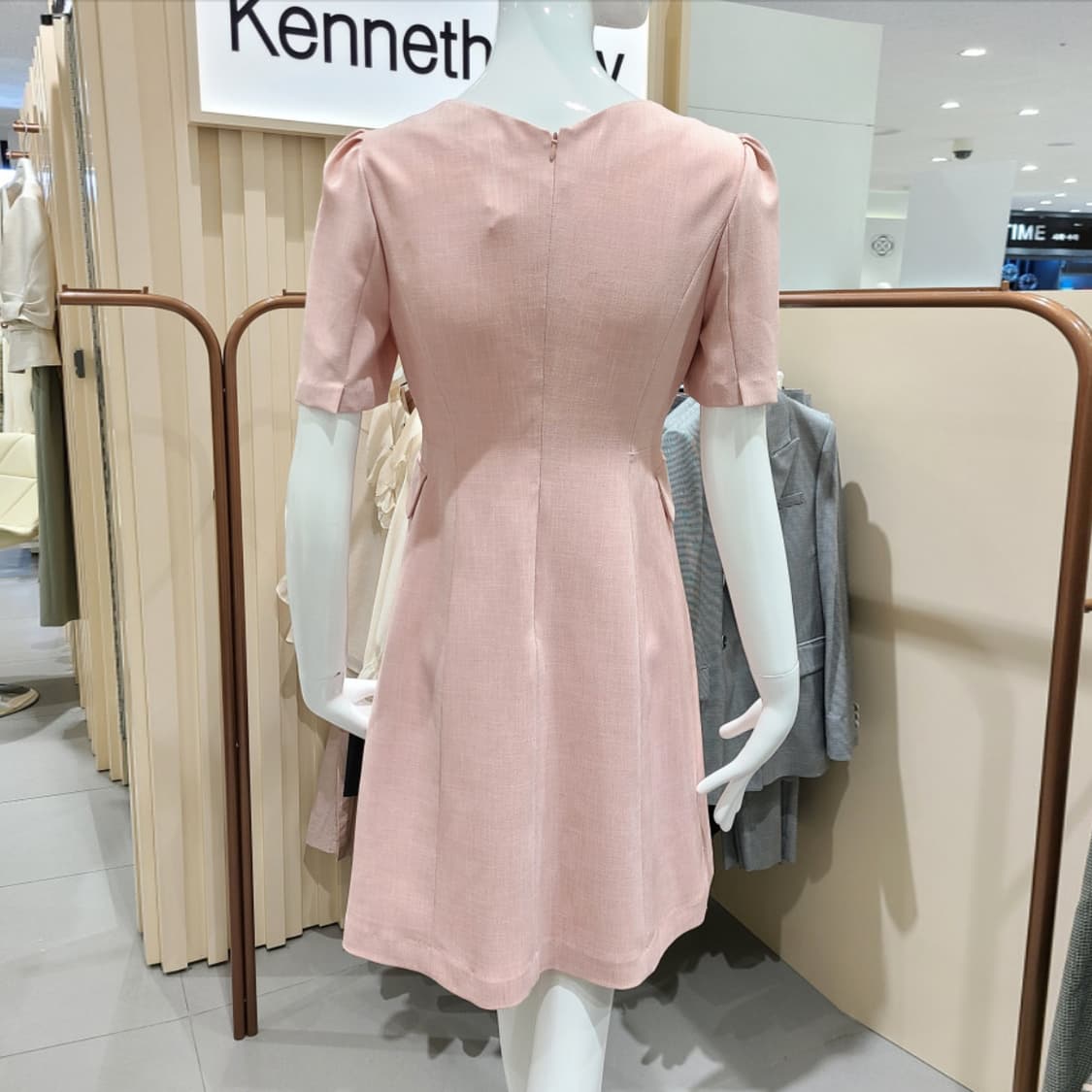 케네스레이디(kenneth lady) 라펠 퍼프숄더 원피스 55 상품이미지3