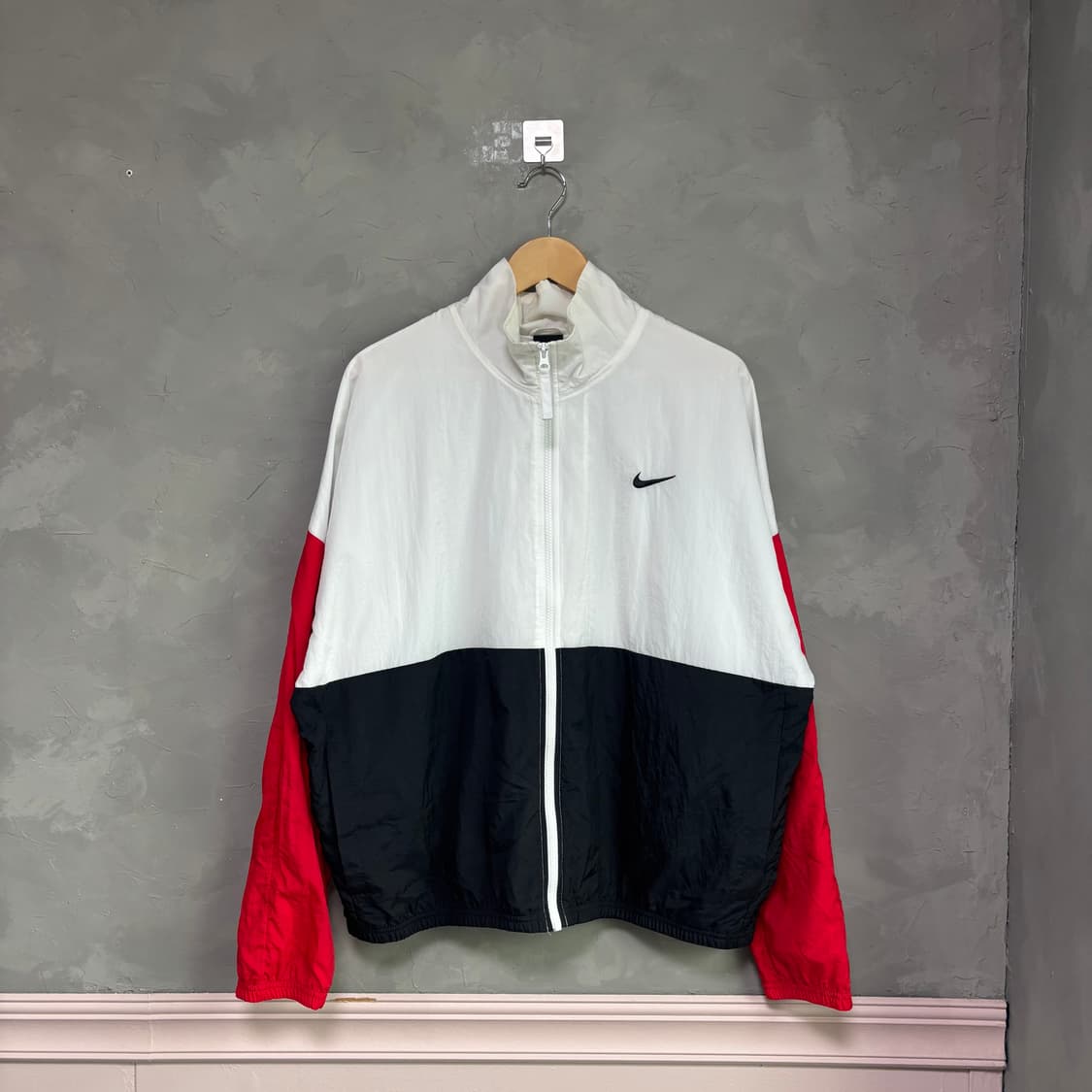 나이키 백로고 바람막이 상품이미지1