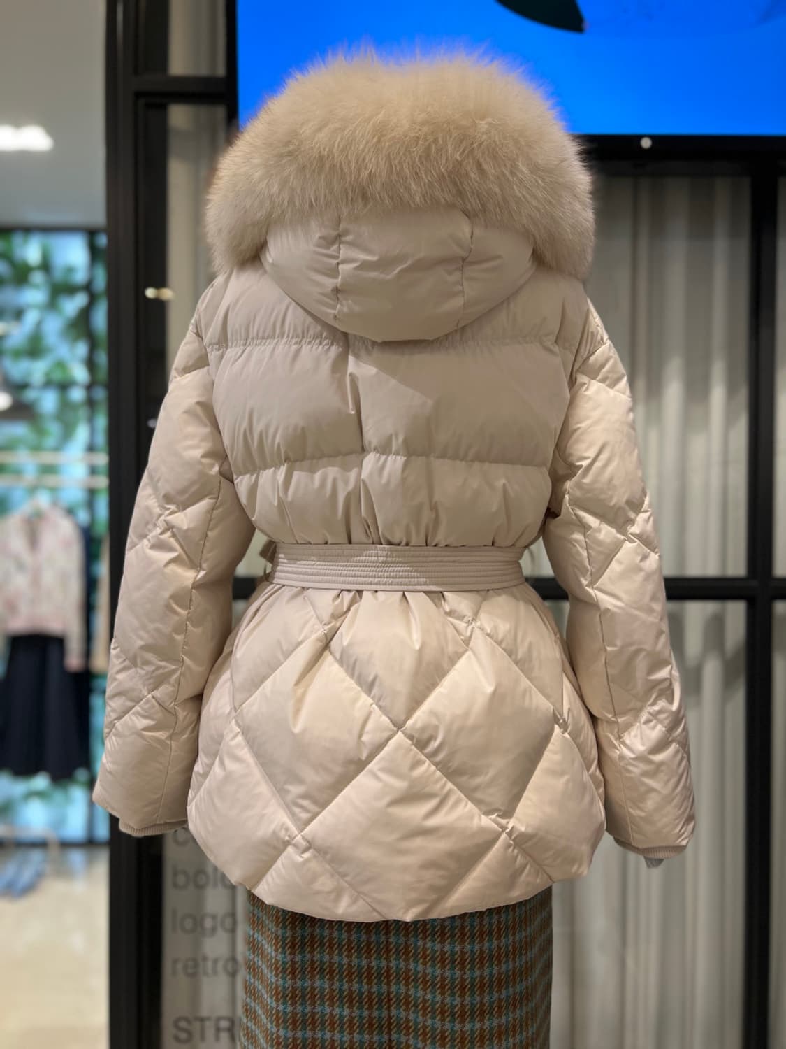 듀엘 폭스퍼 구스 숏패딩 아이보리 상품이미지2