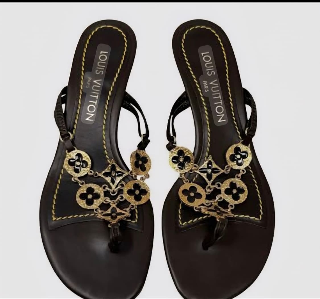 특가세일!(정품)루이비통 모노그램 콰트레포일 골드메탈체인 가죽 뮬 샌들 상품이미지6