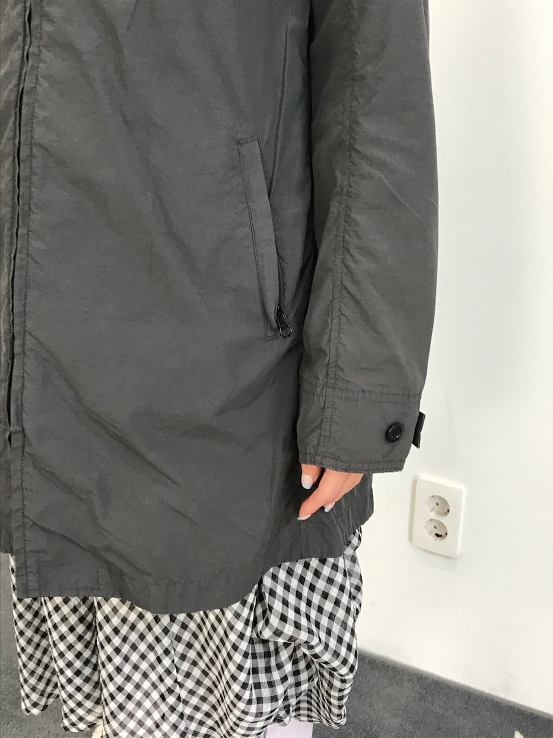 Jpn SUNNY C. Charcoal Hooded Windbreaker 상품이미지3