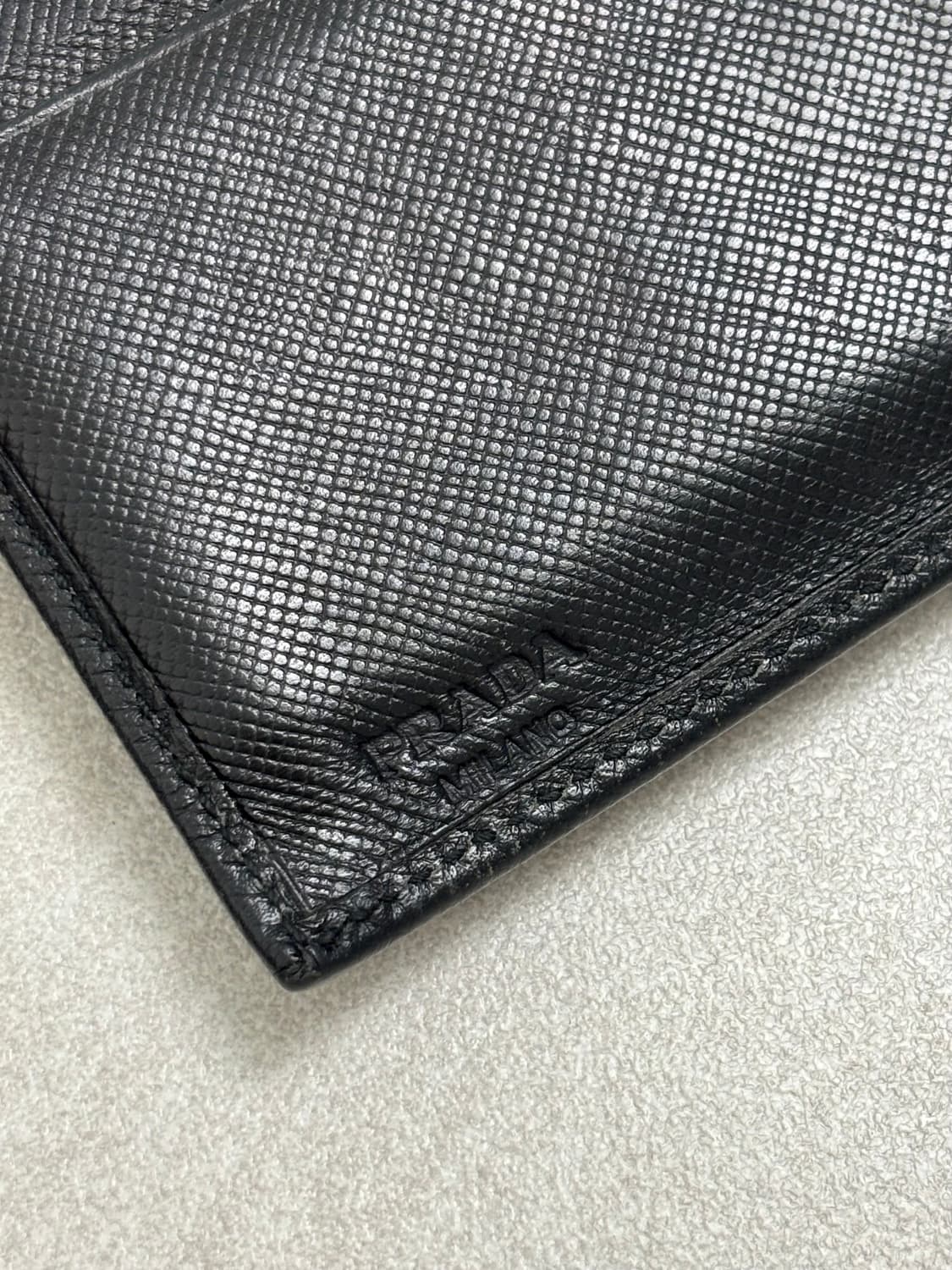 프라다 사피아노 블랙 남성 반지갑 상품이미지3