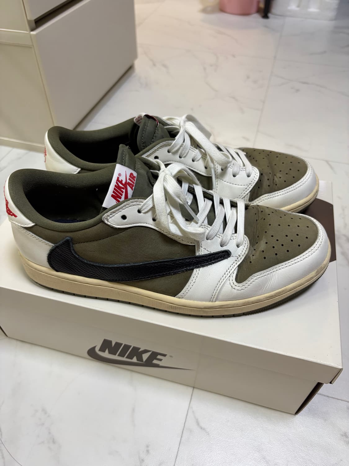 조던1 스캇 리버스 올리브 상품이미지1