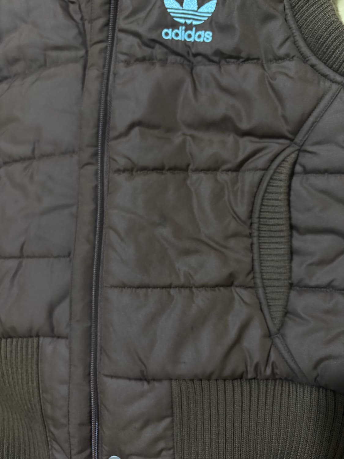 아디다스 민트브라운 조끼패딩 상품이미지3
