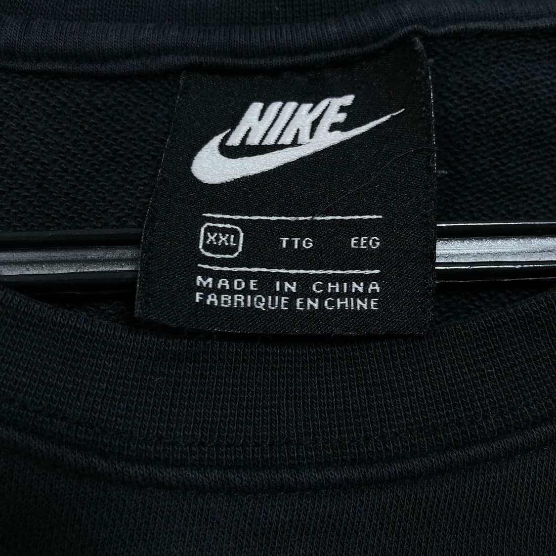나이키 퓨추라 스몰 로고 블랙 맨투맨 상품이미지3