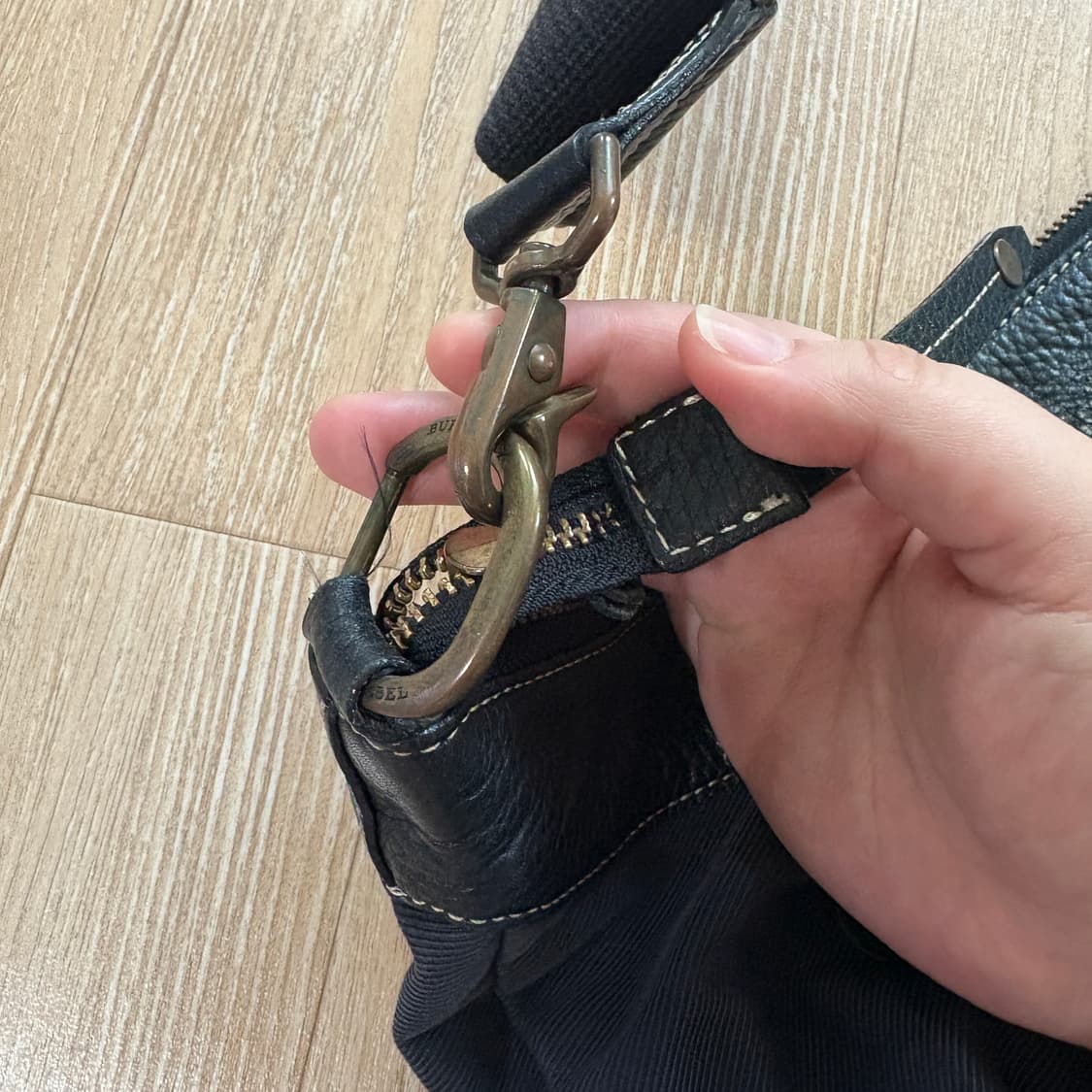 버버리 호보백 상품이미지8