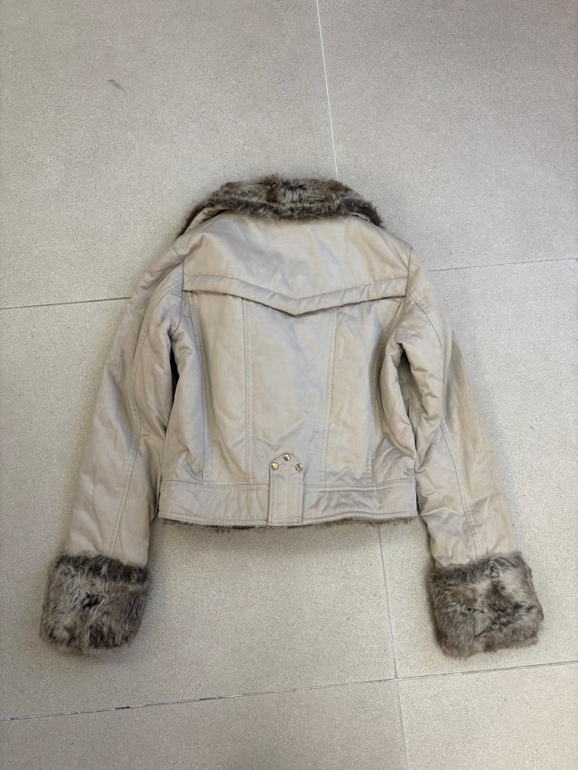 연 베이지 퍼 자켓 상품이미지7