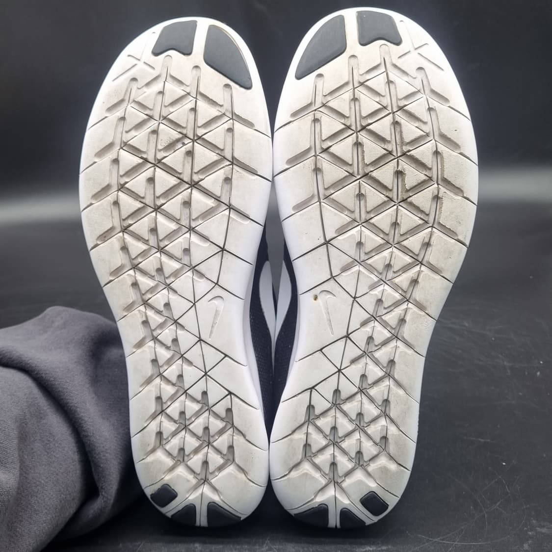 나이키  프리런 남성런닝화260 상품이미지3