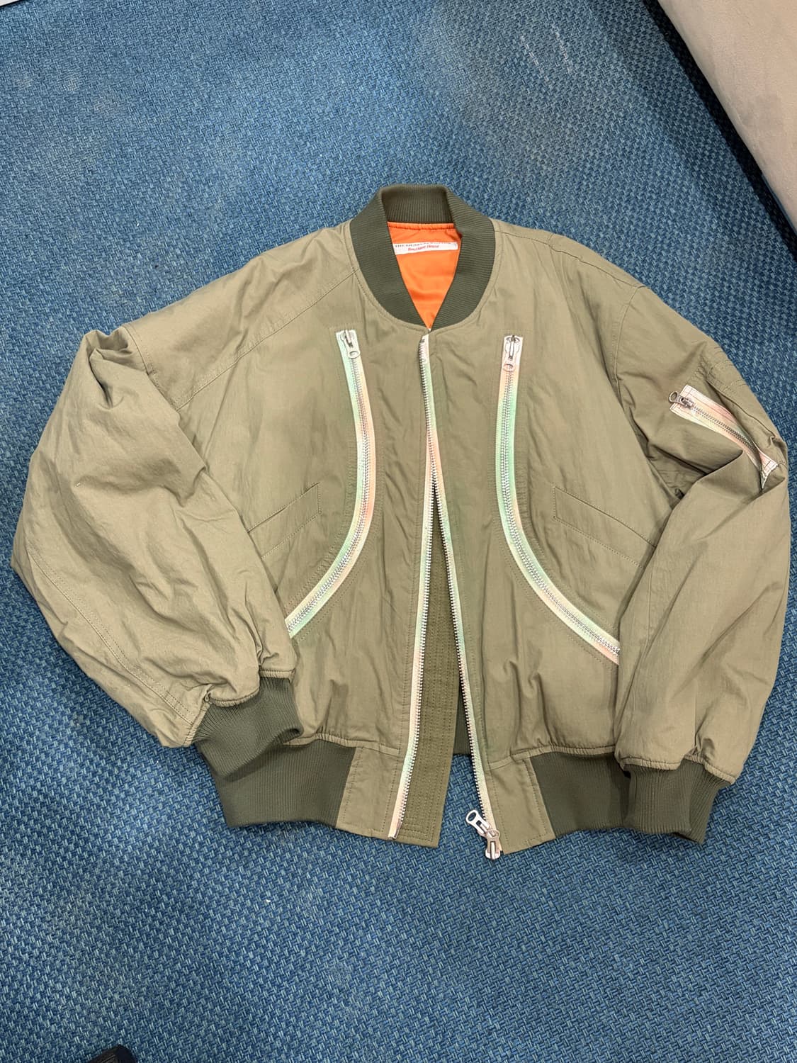 더뮤지엄비지터 one shoulder paded ma-1  상품이미지1