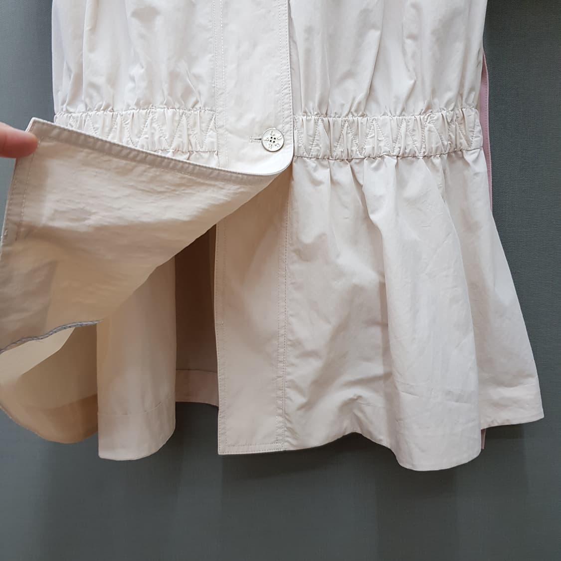 럭키슈에뜨 셔링 웨이스트 버튼 원피스 겸 롱 자켓 36사이즈 상품이미지4