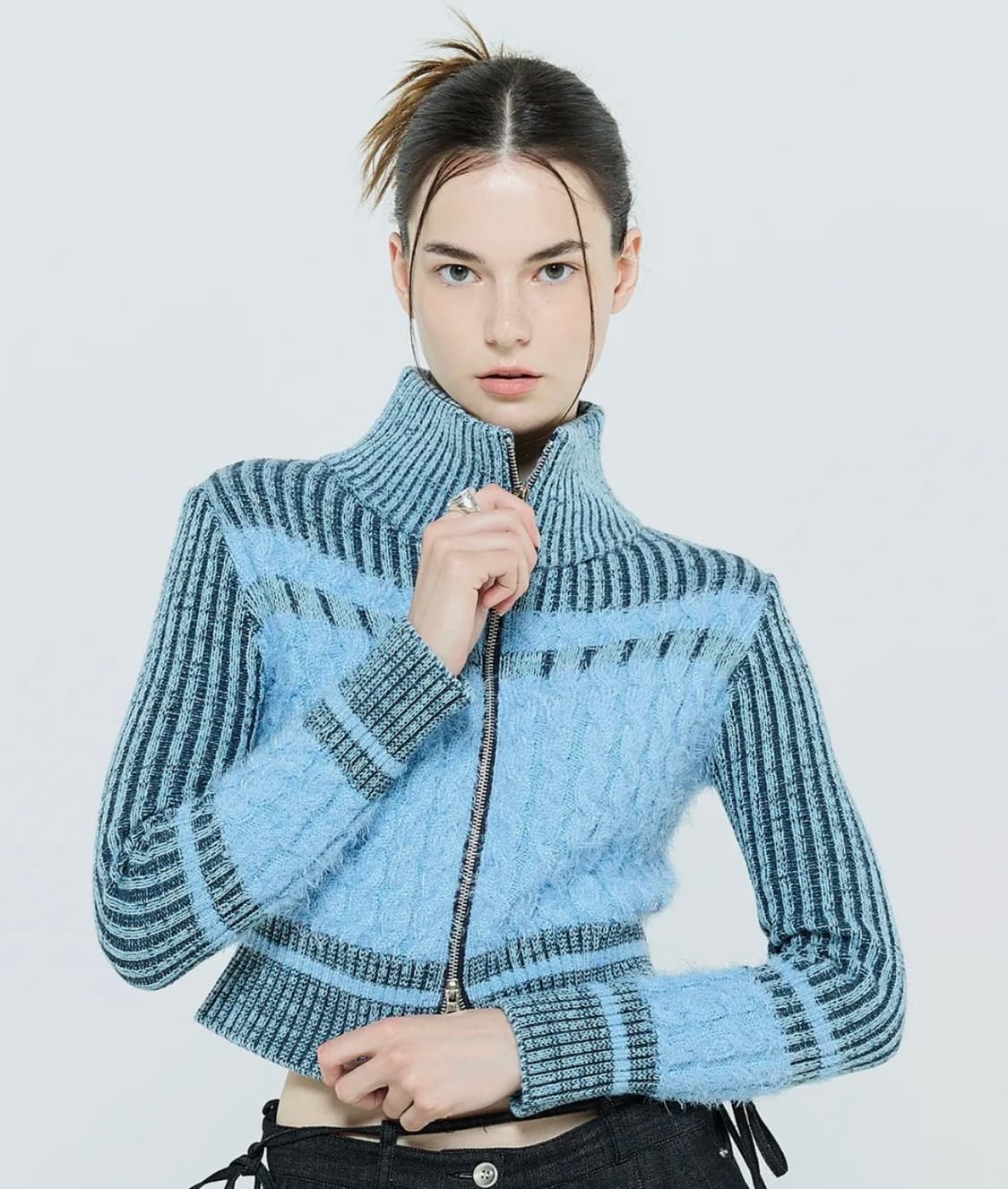 라티젠 니트 집업 (카리나 착용) 상품이미지1