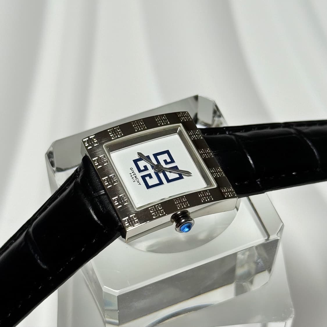 80's90's 빈티지 지방시 로고 엠보싱 스퀘어 워치 상품이미지4