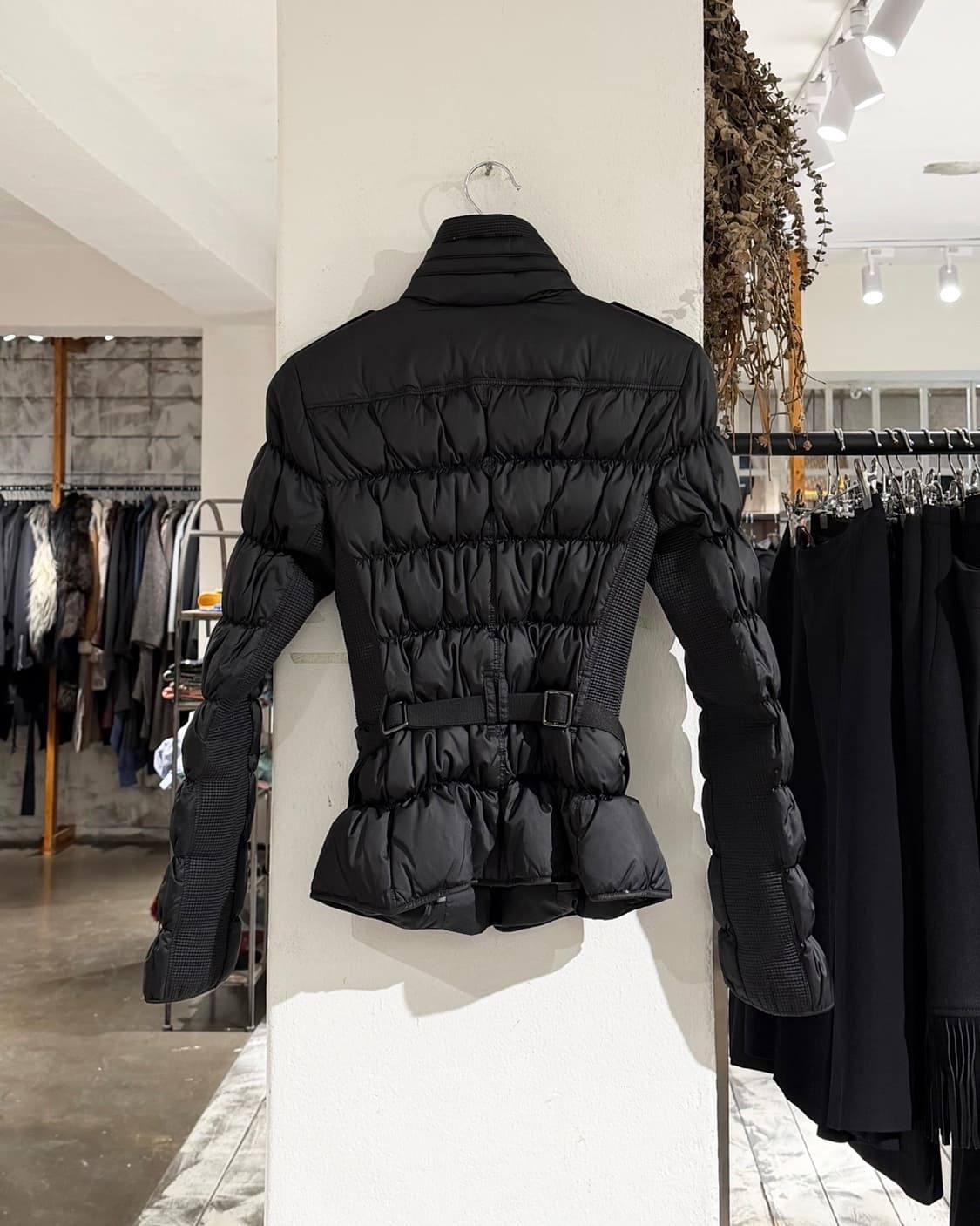 버버리 블랙 셔링 브릿 벨티드 패딩 자켓 상품이미지6