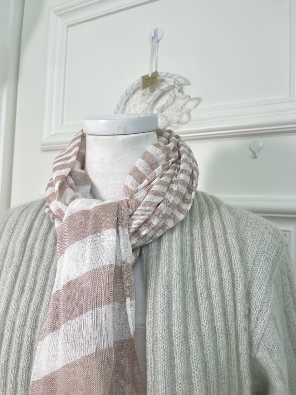 beige ivory stripe spring scarf 상품이미지4
