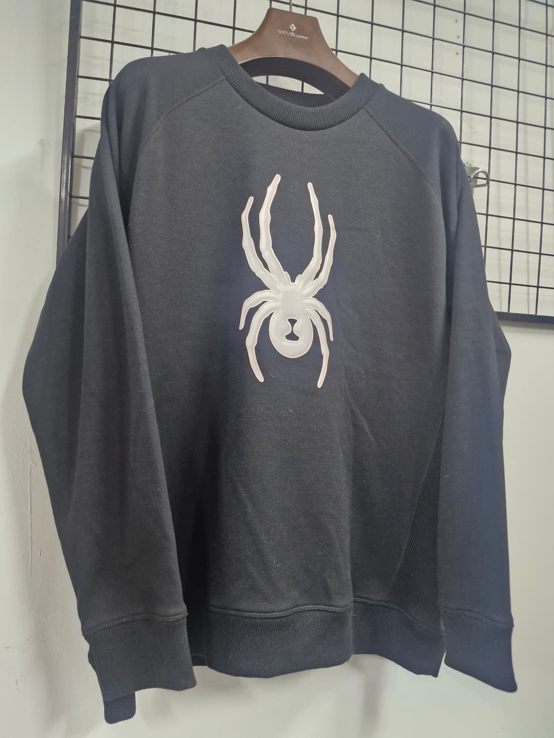 105XL 스파이더 빅로고 기모 맨투맨. 상품이미지2