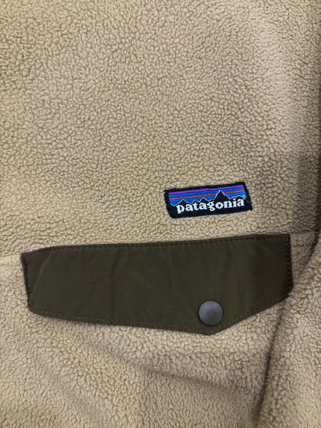 파타고니아 헤비웨이트 신칠라 베이지(탄) L사이즈 판매합니다. 상품이미지3
