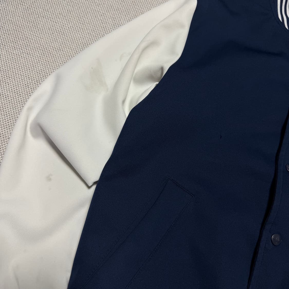 아디다스 빅로고 봄버 자켓 상품이미지2