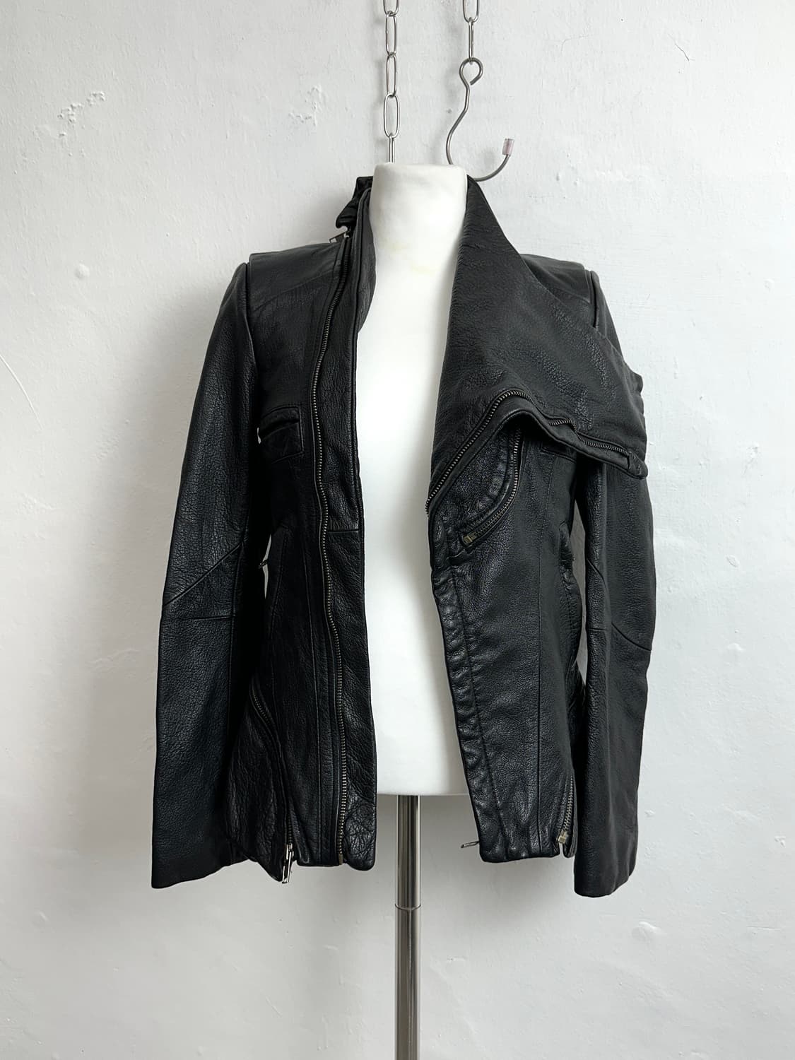 Asymmetric Lambskin High-Neck Multi-Zip  상품이미지4