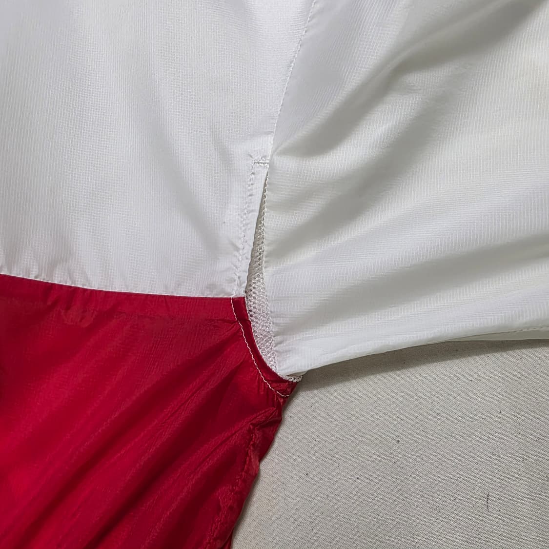 0810 엄브로 화이트/레드 바람막이 아노락105 상품이미지5