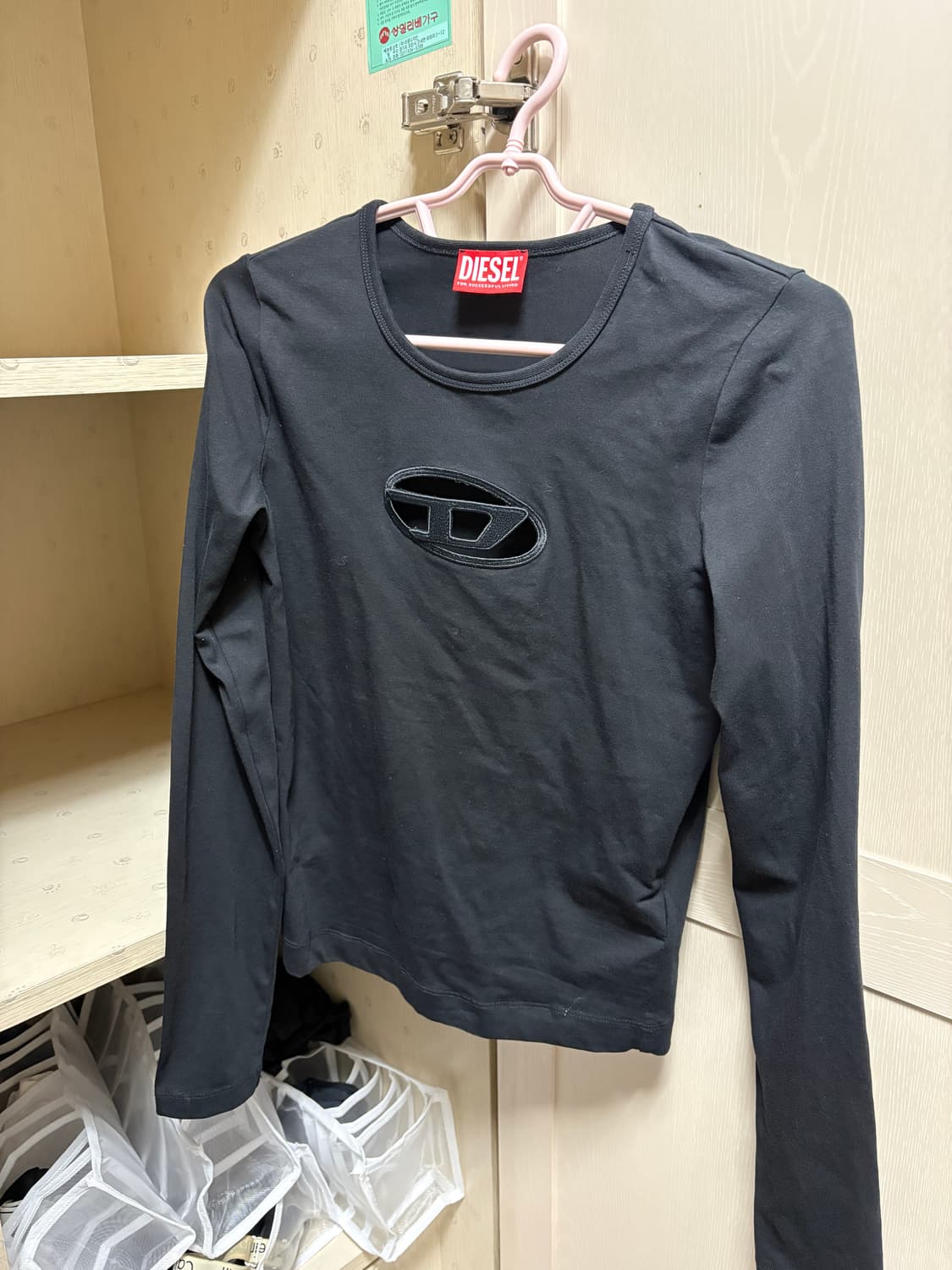 디젤 t앵글 컷아웃 로고 긴팔 티 상품이미지2