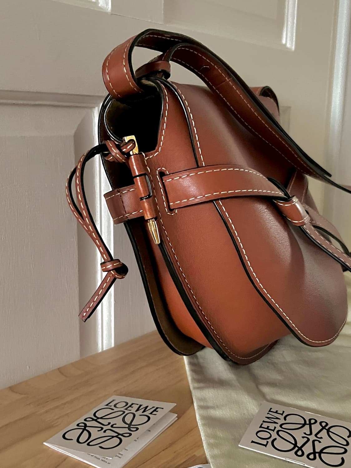 로에베 게이트백 상품이미지7