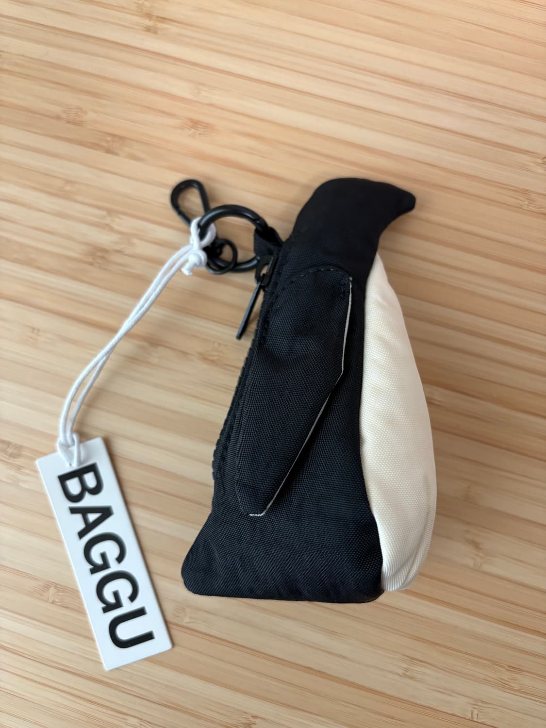 BAGGU 바쿠 펭귄 키링 백참 상품이미지1