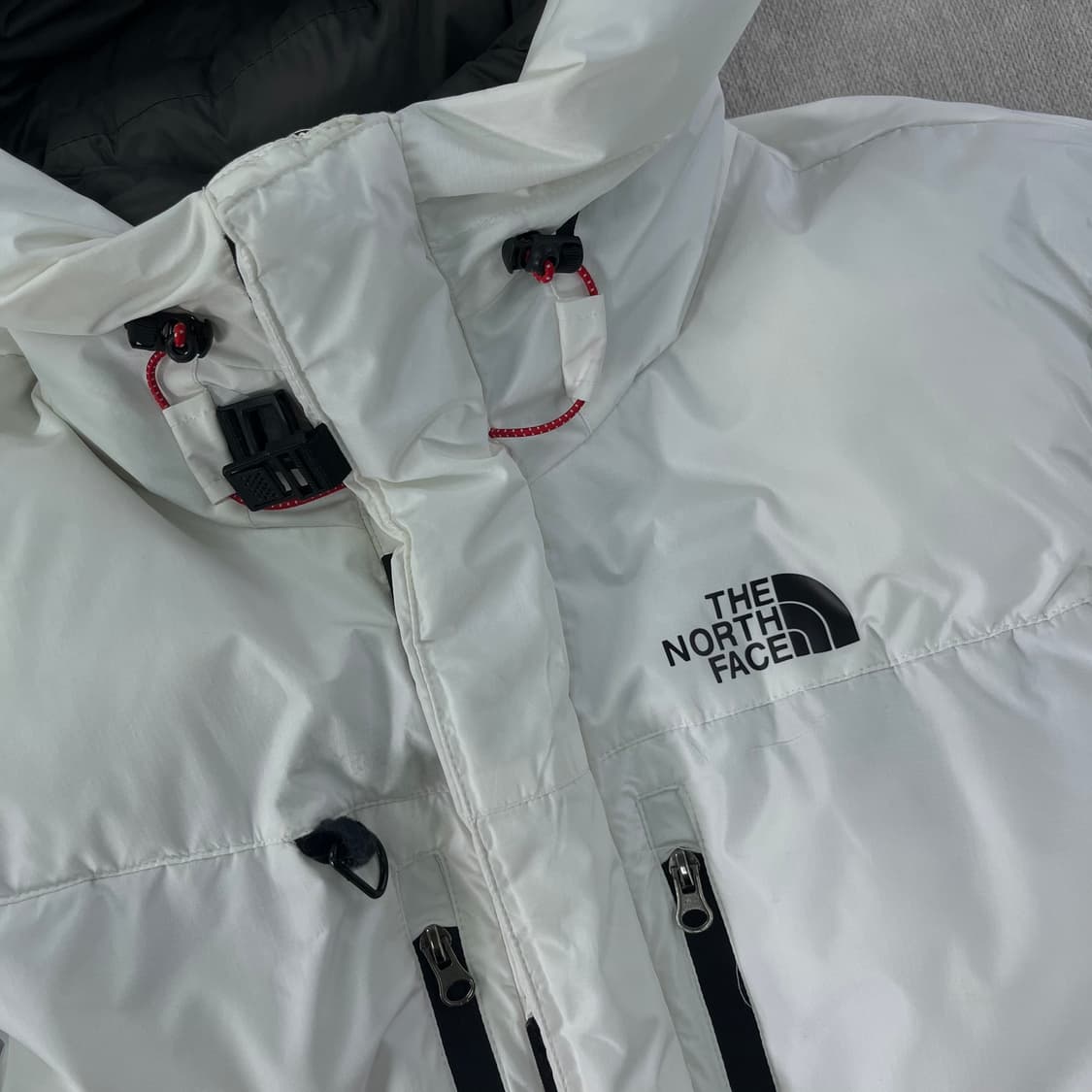 100 노스페이스 서밋시리즈 푸퍼 화이트 패딩 상품이미지2