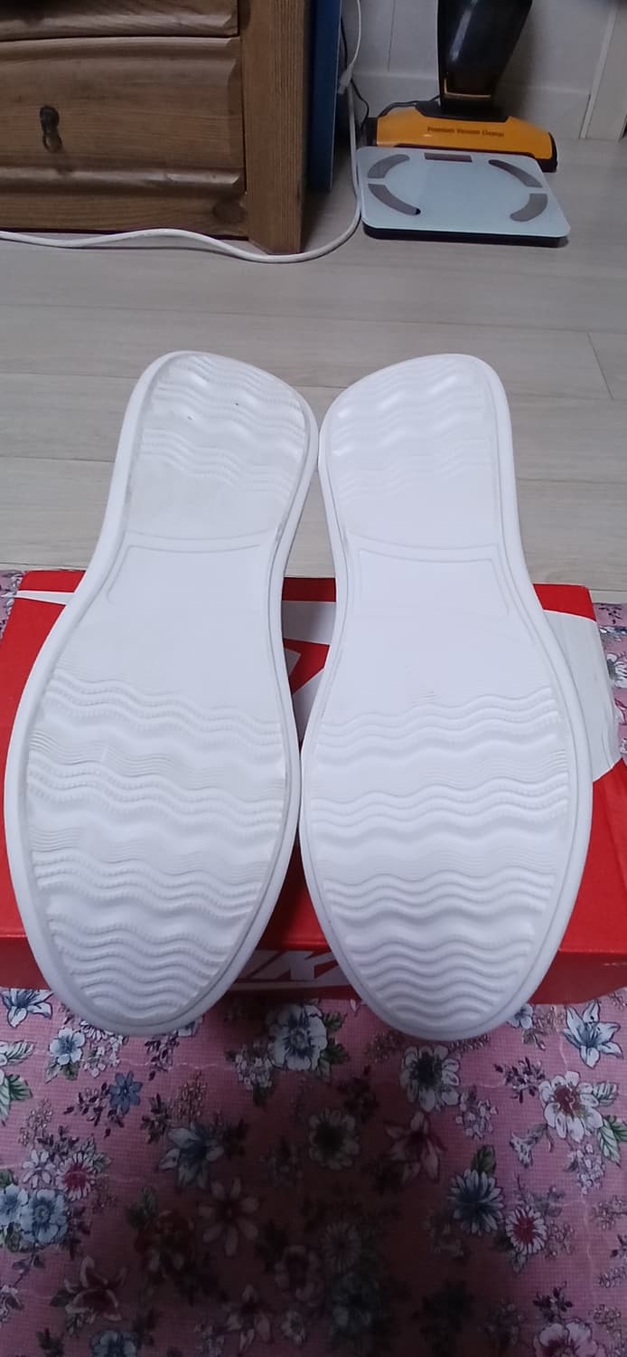 미셸바이탠디 스니커즈(245mm) 상품이미지6