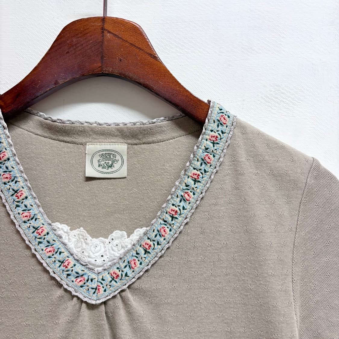 Laura ashley 로라애슐리 자수 레이스 반팔 티셔츠 JPN  상품이미지2