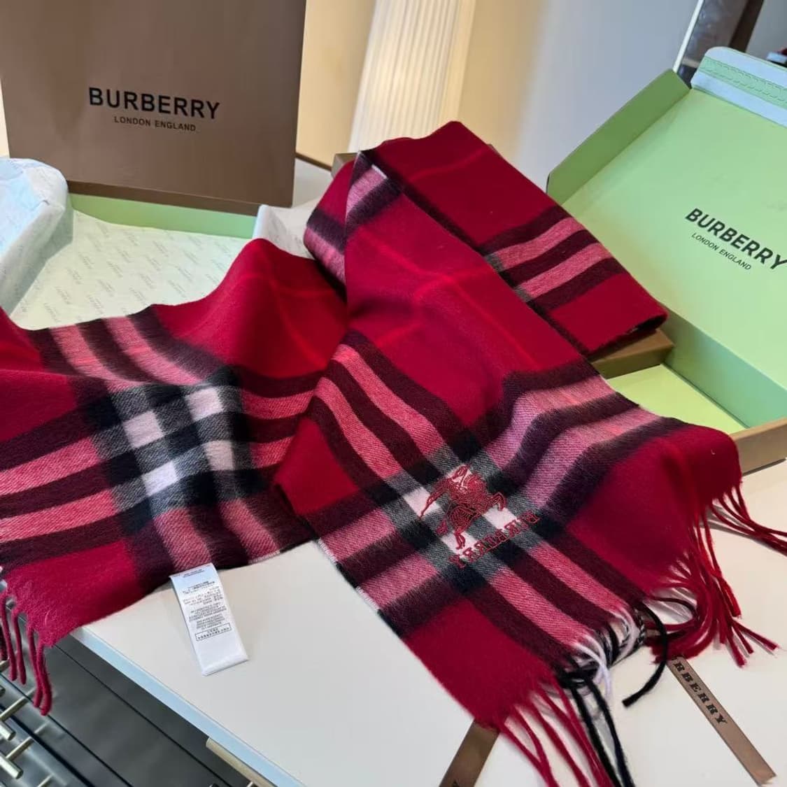 버버리숙녀 리버서블 스카프
 상품이미지6