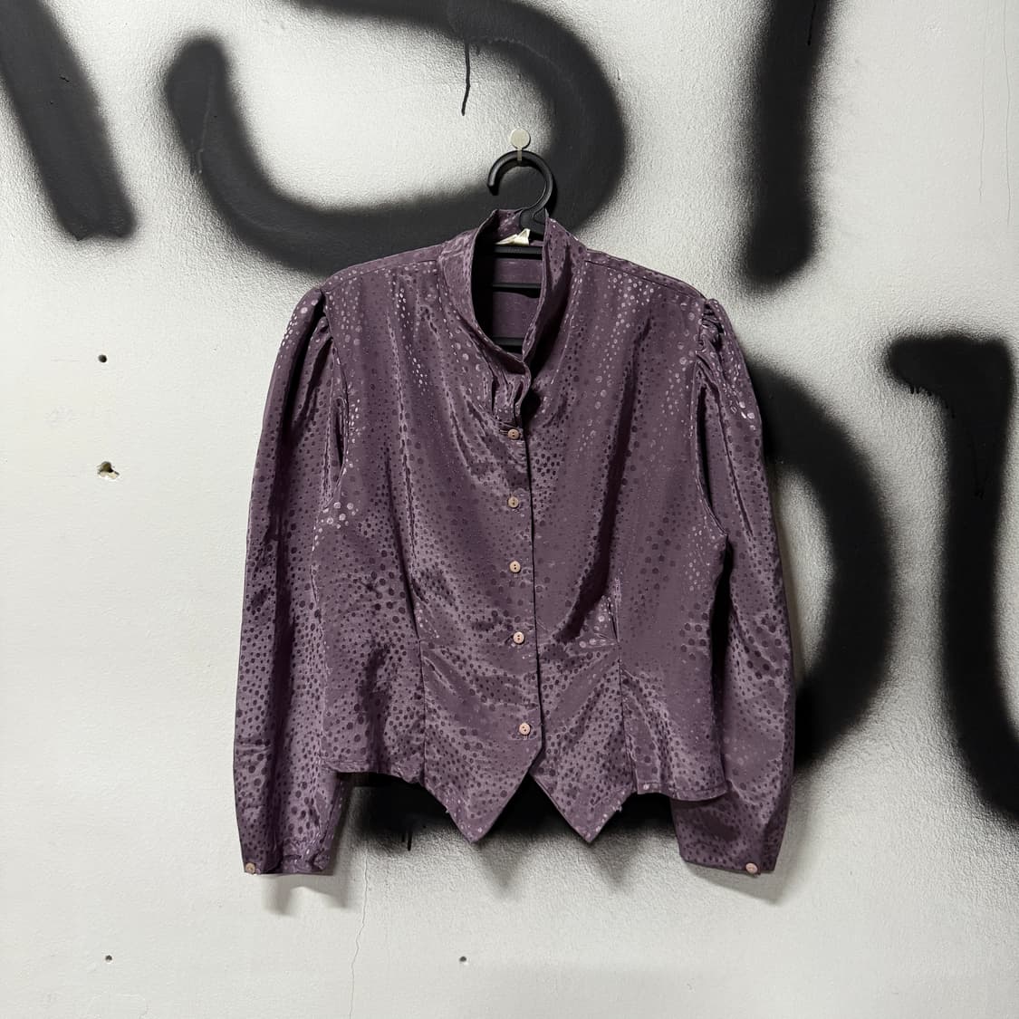 VTG 빈티지 새틴 퍼플 레오파드 패턴 벌룬 언발 블라우스 상품이미지1
