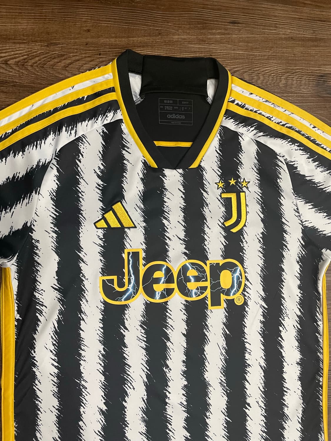 23-24 아디다스 유벤투스 홈 유니폼 상품이미지2