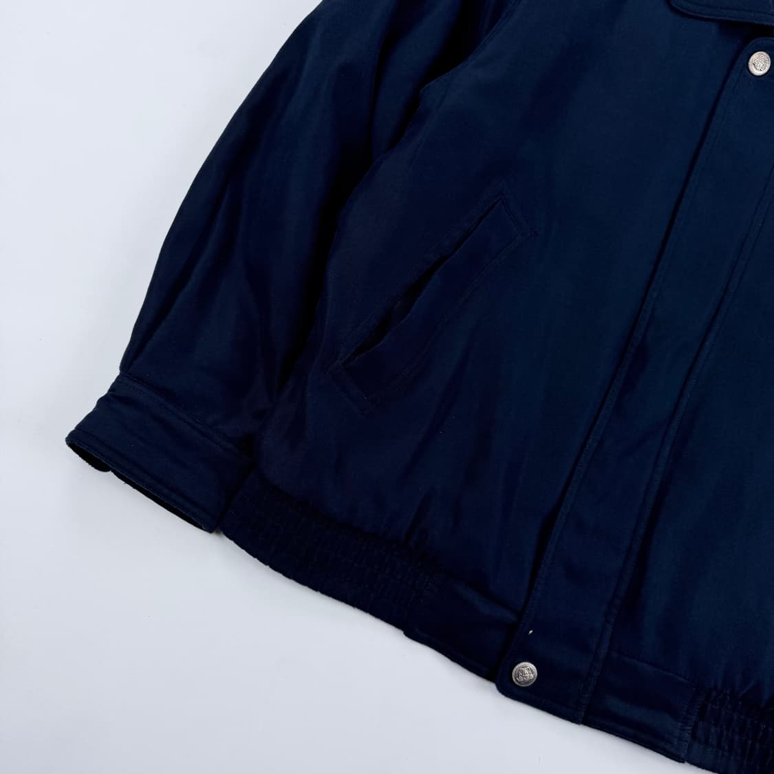 베르사체 V2 메두사인장 봄버 자켓 상품이미지4