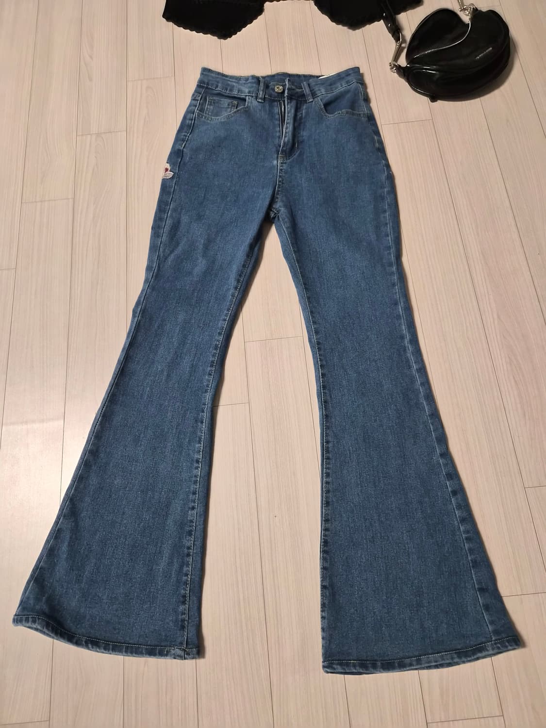 화사한 플라워 자수 포인트 부츠컷 청바지 상품이미지2