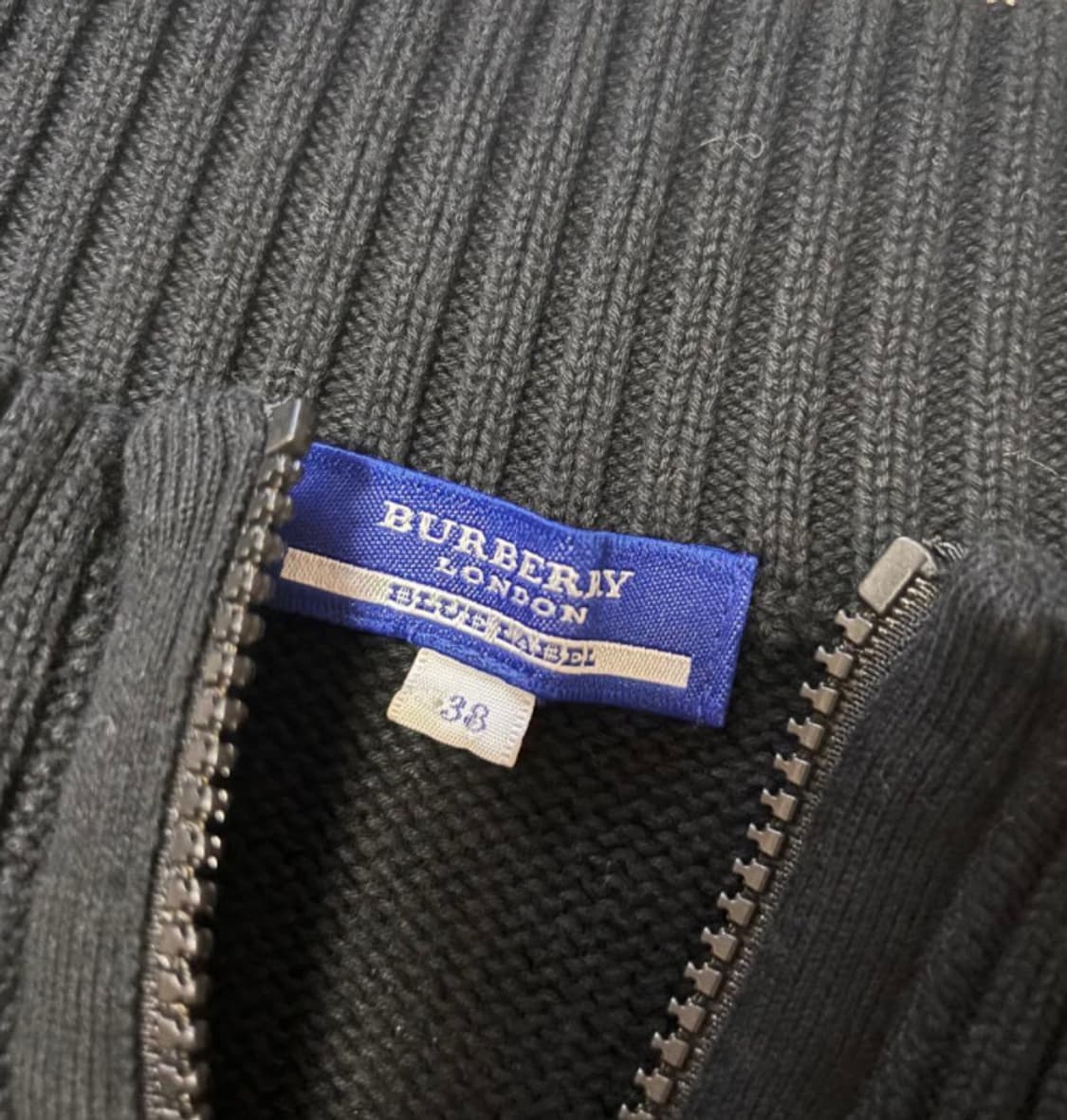 버버리 블랙 오프숄더 7부 니트 집업 상품이미지2