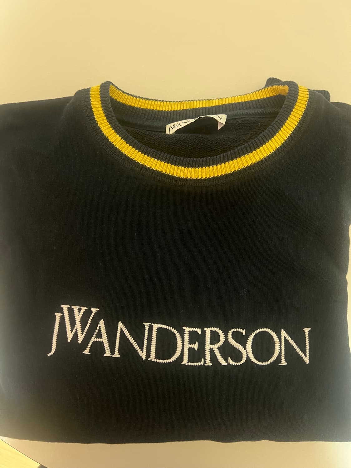 JW Anderson 블랙/옐로우 스트라이프 맨투맨 상품이미지2