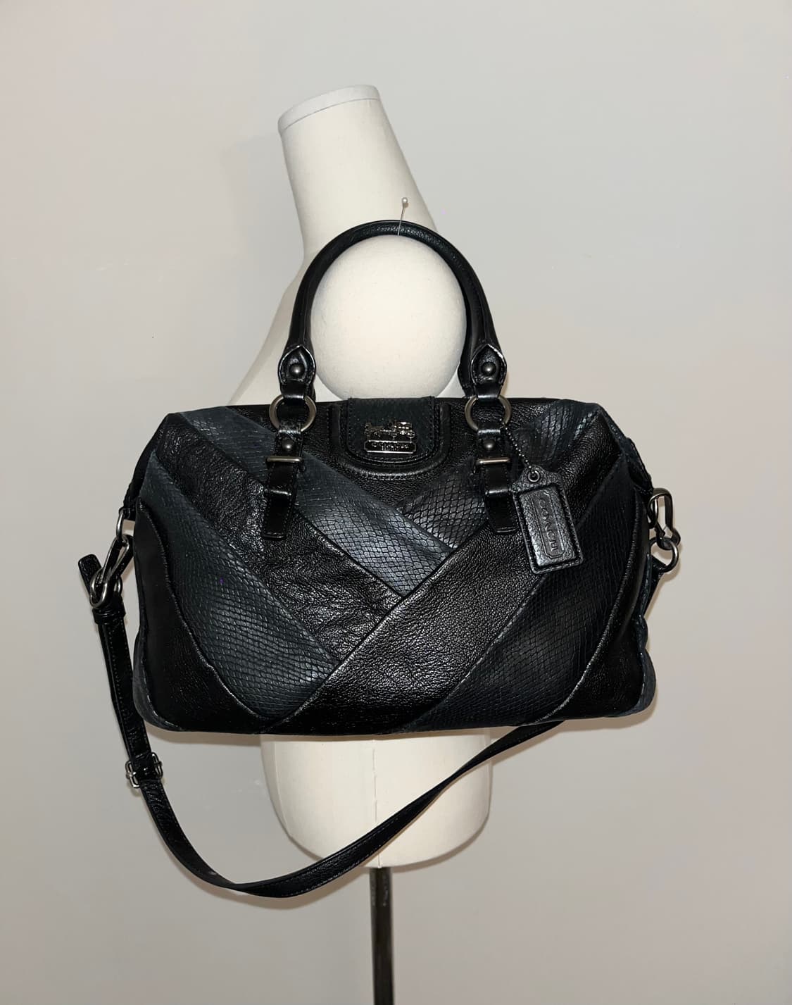 📦Coach 2000y2k black shoulder bag 상품이미지1